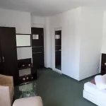 ホテル Family нouse -нotel Asai 2*