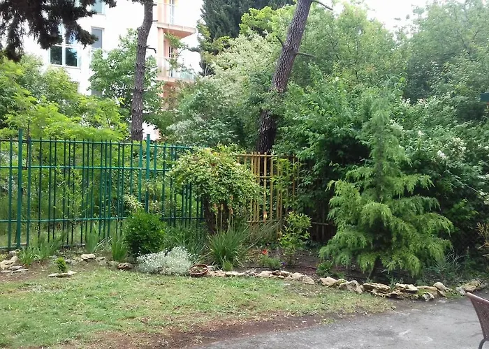 Family нouse -нotel Asai Отель 2*