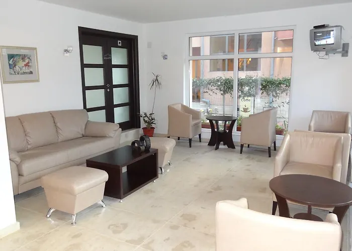 Family нouse -нotel Asai Равда