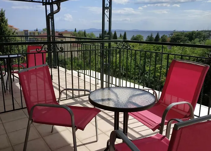 Family нouse -нotel Asai Равда