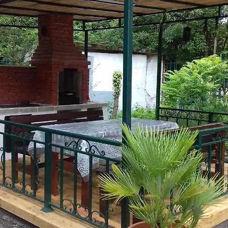 Family нouse -нotel Asai 라브다