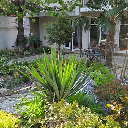 Hotel Family нouse -нotel Asai Rawda