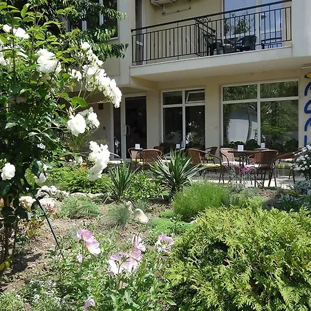 Family нouse -нotel Asai Ravda