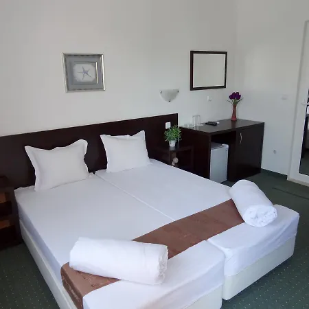 Family нouse -нotel Asai Hotel 2*