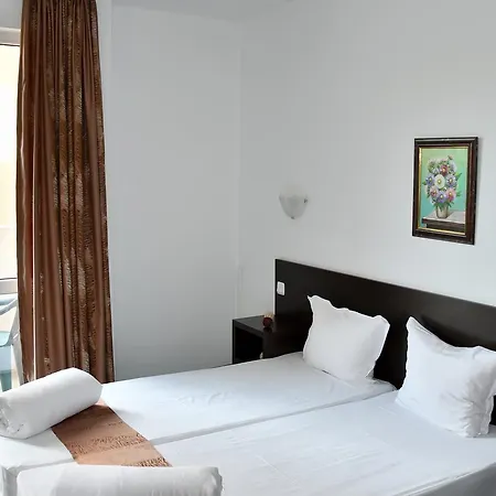 Family нouse -нotel Asai 라브다